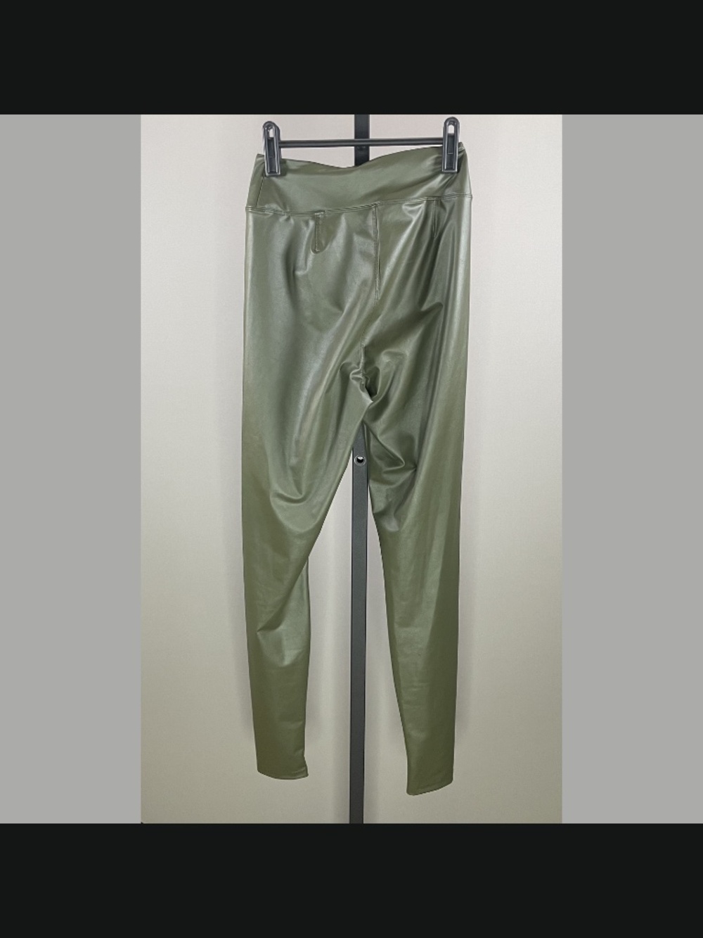 NEW Aerie Pants Womens Medium green faux leather leggings skinny athleisure - Picture 10 of 12